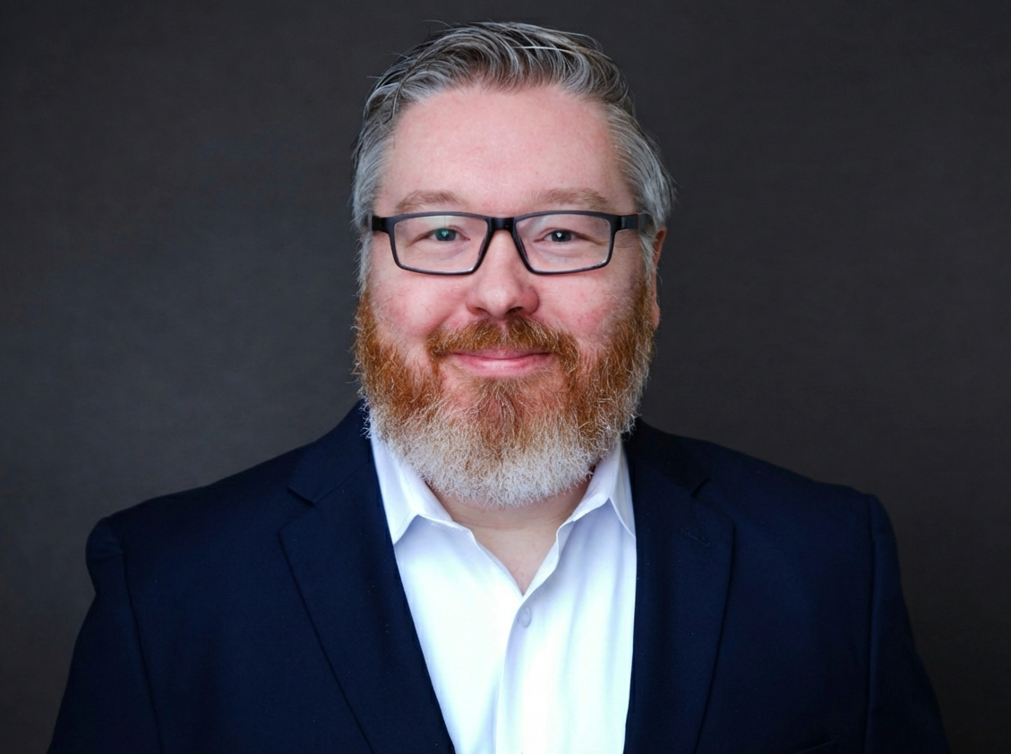 Dan Hiaeshutter-Rice headshot